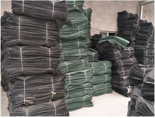 优质一布一膜型复合土工膜与针刺地毯，长沙天心区厂家直销，欢迎选购